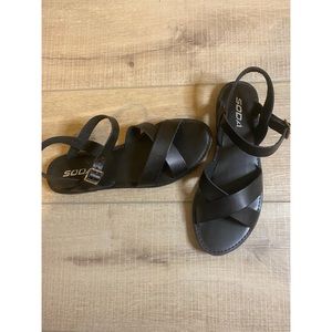 NWOT! Gladiator flat sandal! Leather straps sz 8.5